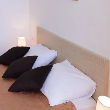 Apartments Evelj - Comfort Studio With Shared Terrace And Sea View *