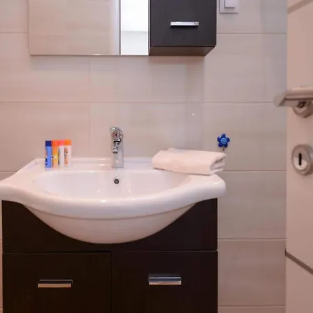 公寓 Apartments Evelj - Comfort Studio With Shared Terrace And Sea View *